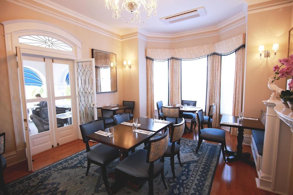 โรสดอน โฮเต็ล Hotel Pembroke ภายนอก รูปภาพ