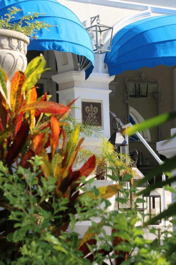 โรสดอน โฮเต็ล Hotel Pembroke ภายนอก รูปภาพ